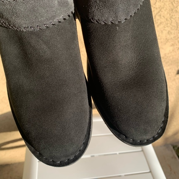 NWOT UGG black suede shearling ankle boots size 6.5 - Picture 7 of 14